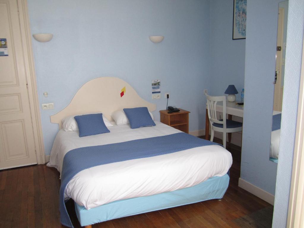 Hotel Arlequin Troyes Room photo