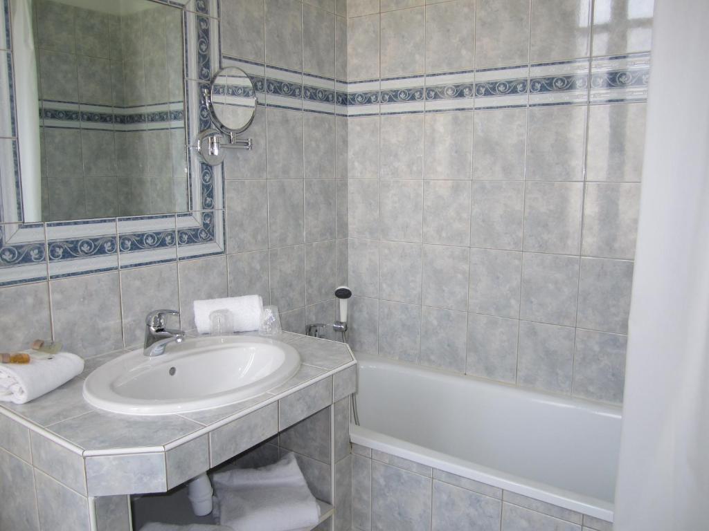 Hotel Arlequin Troyes Room photo