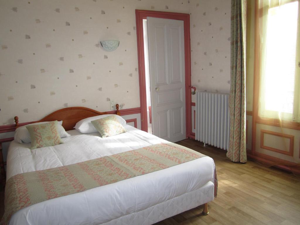 Hotel Arlequin Troyes Exterior photo